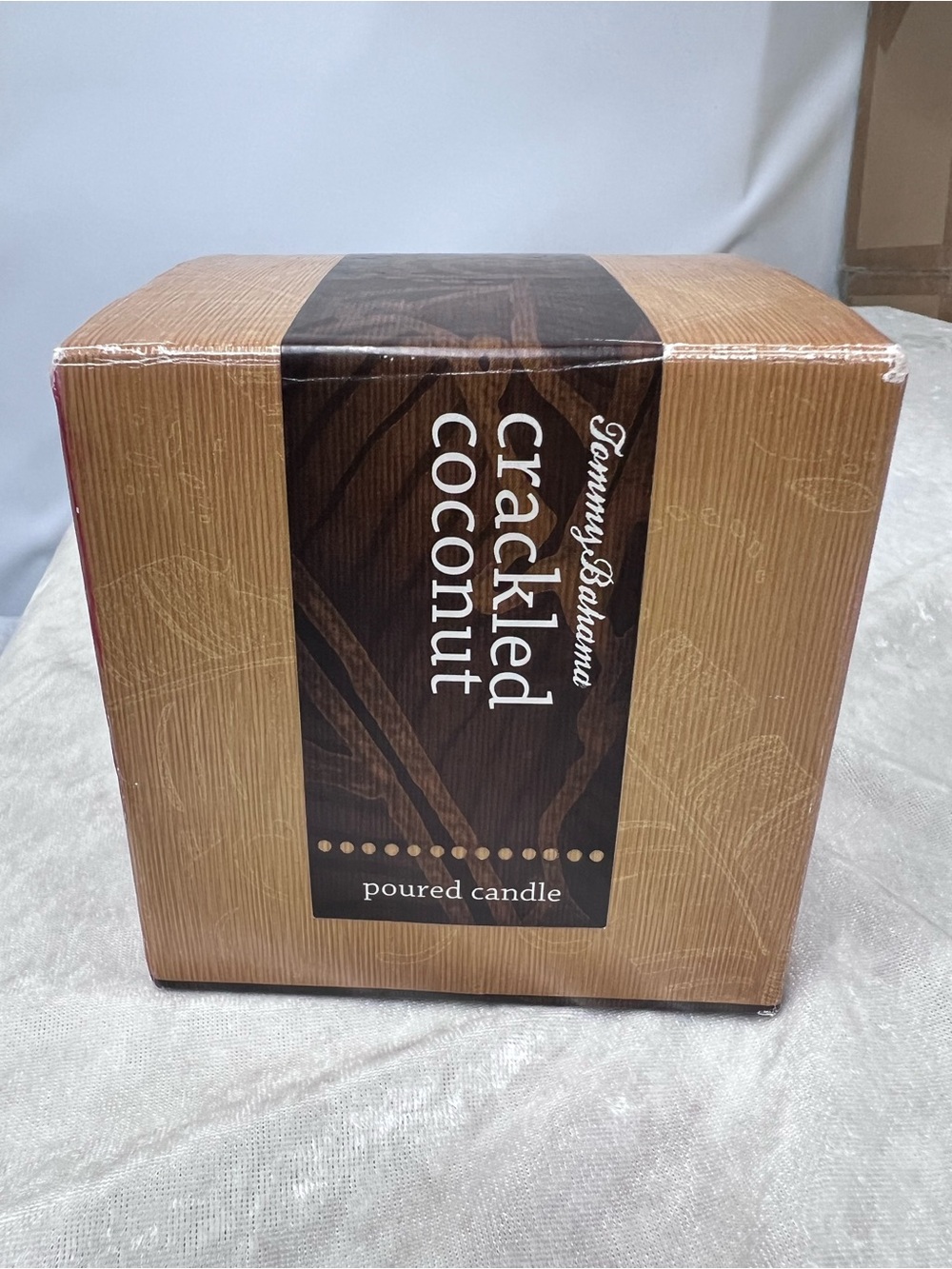 Tommy Bahama Crackled Coconut Scented Candle  Jar 13.2 oz.